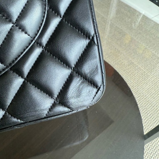 Image 1 of Chanel Classic Flap Maxi - 33 cm gewatteerde enkele flap lamsleer zwart zilverkleurige hardware Serie 13