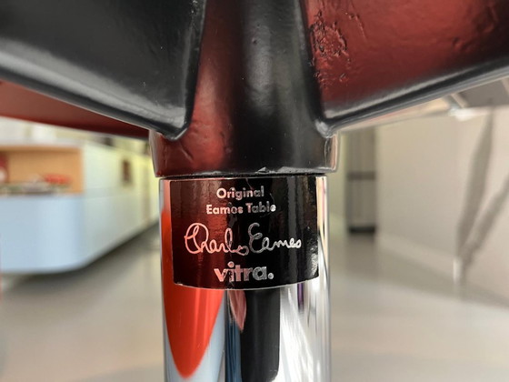 Image 1 of Eiken houten eettafel met vitra eames onderstel