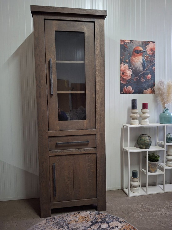 Image 1 of Robuuste vitrinekast van massief eiken, nieuw