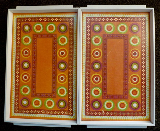 Image 1 of 2x Vassoi vintage in plastica, utilizzabili anche come decorazione da parete.