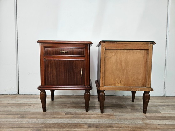 Image 1 of Paire de tables de chevet Art déco des années 1950 avec plateau miroir
