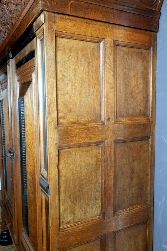 Image 1 of Armario de cojines de Gelderland, hacia 1650/ Gelderland Cushion Cabinet, 1650