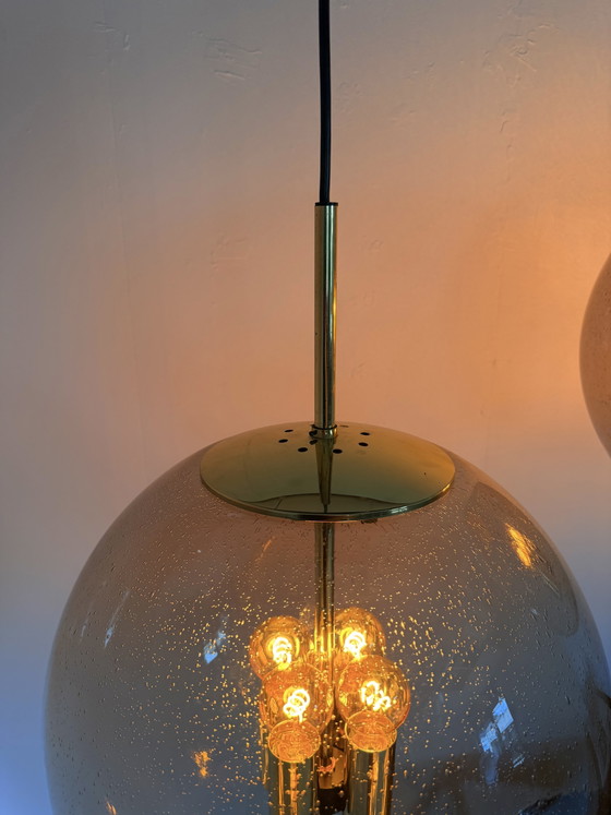 Image 1 of 2x XXL-Globus aus Messing und Rauchglas, Glashütte Limburg '70