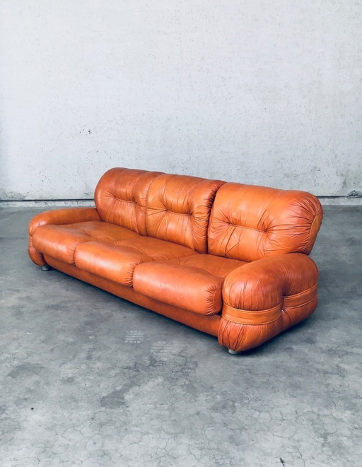 Dreisitzer-Ledersofa im italienischen Midcentury-Modern-Design der 1970er Jahre von Adriano Piazzesi