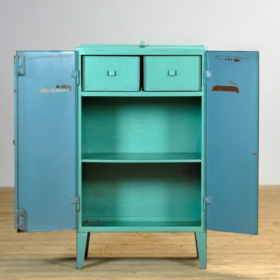 Image 1 of IJzeren industriële kast, jaren 70