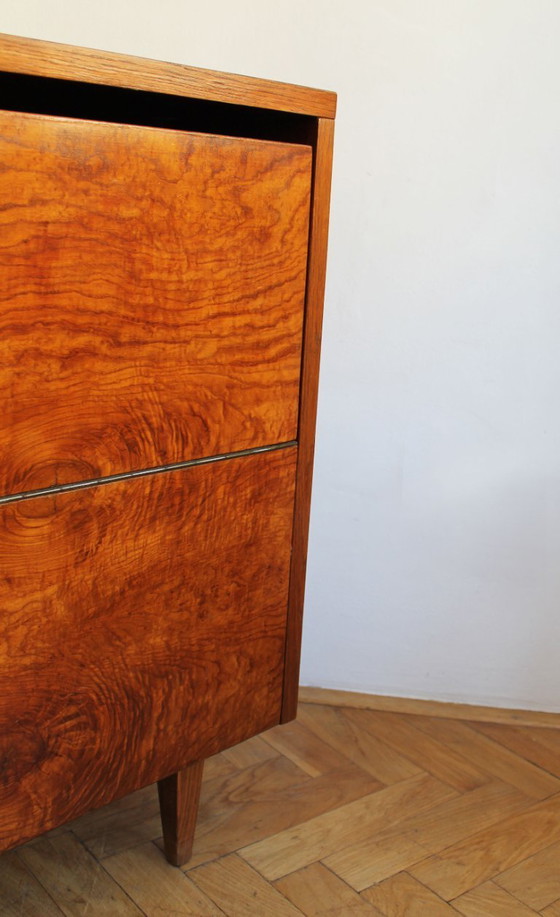 Image 1 of Commode en noyer des années 1950