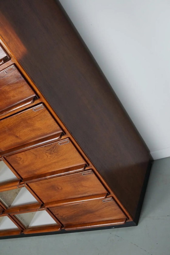 Image 1 of Gran armario de mercería antiguo holandés de madera noble, década de 1930