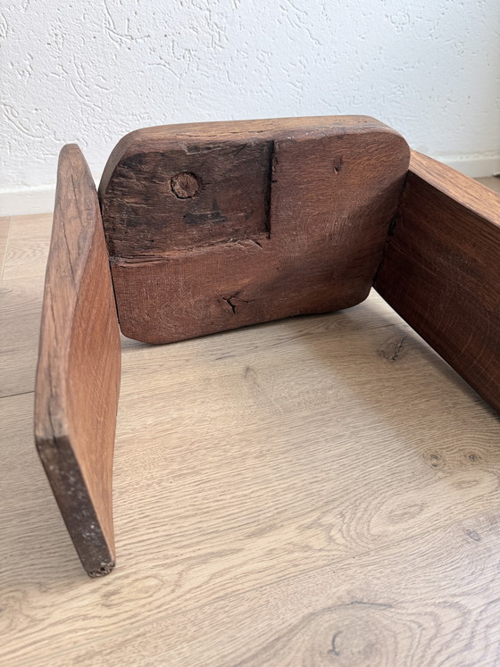 Image 1 of Vintage Brutalistische Sculpturale Kruk / Stoel – Massief Eiken (Wabi-Sabi, Jaren 70)
