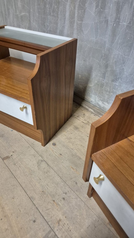 Coppia di comodini vintage di metà secolo, Cecoslovacchia, 47 × 38 × 61 cm – Credenze con vetrina, Wood (photo 6 of 11)