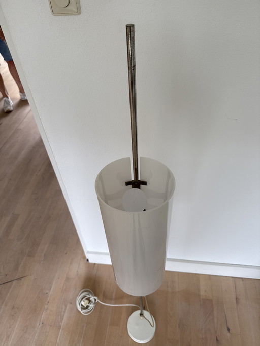 Glasstehlampe aus den 1950er Jahren, inspiriert von Louis Poulsen