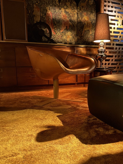 Fauteuil pivotant B&B ITALIA MART en cuir sellier patiné cognac unique