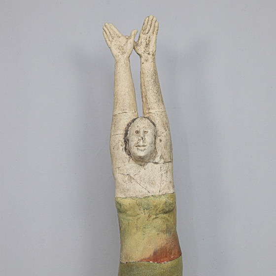 Image 1 of Staande vrouwenfiguur van Sjer Jacobs, Nederland, jaren 1990