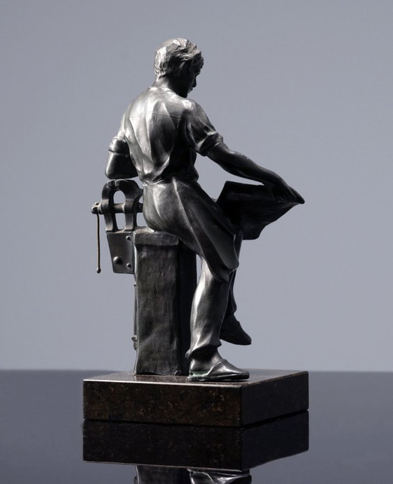 Image 1 of Statuette en métal, années 1910