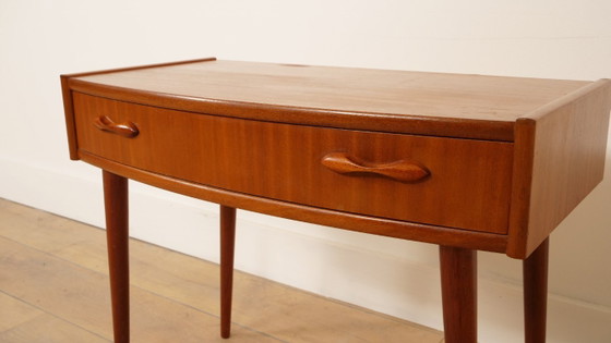 Tavolino vintage in teak con cassetto – Comodini | Anni '60 – Wood (photo 9 of 10)