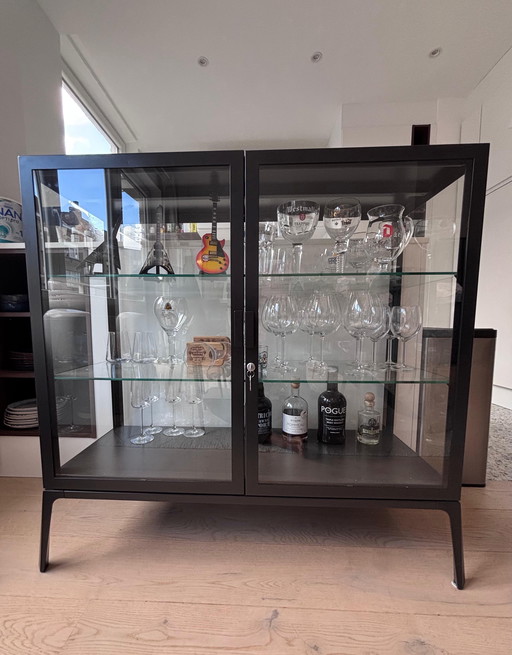 Millsbö display cabinets