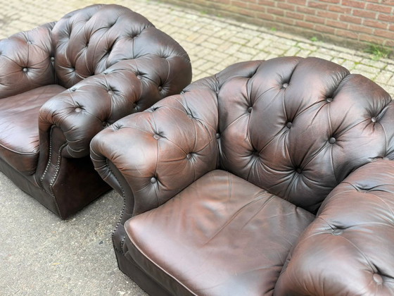 Image 1 of Twee Chesterfields fauteuils Westminster uitvoering