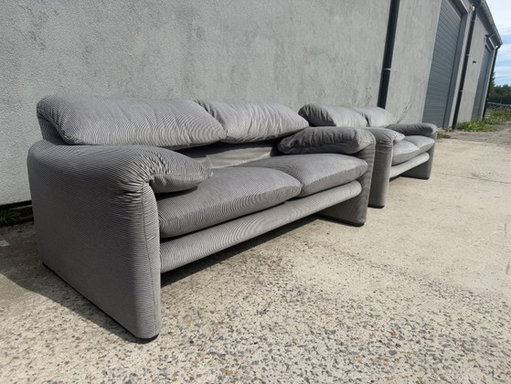 Cassina Maralunga 2x 2zit Originele Ribble Stof Bicolore Lichtgrijs, Zeer Goede Staat! – 2 zitsbanken (photo 5 of 14)