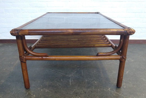 Image 1 of Table basse Rohé en verre fumé et reliure en cuir