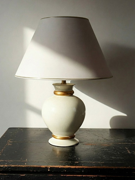Lampada vintage in terracotta craquelé color bianco crema, Le Dauphin, anni '60-'70, Panama