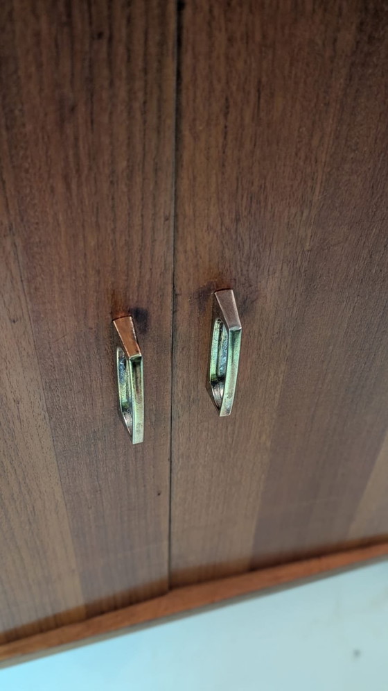 Image 1 of Meuble vintage du milieu du siècle avec portes à charnières