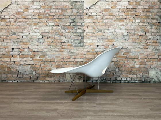 Image 1 of Vitra La Chaise
