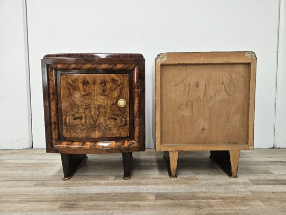 Image 1 of Toscaanse Art Deco nachtkastjes uit de jaren 1940 van wortelnotenhout.
