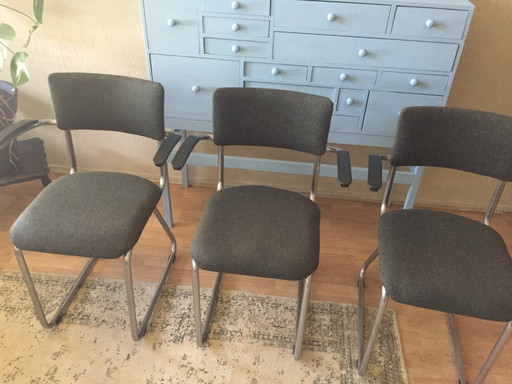 3 vintage Ahrend chairs