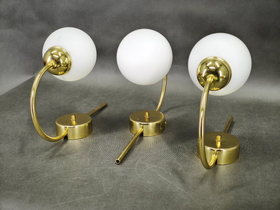 Image 1 of Set aus drei Wandleuchten aus Kamenický Šenov aus Messing und Opalglas
