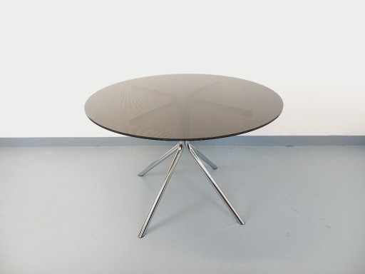 Vintage ronde eettafel van plexiglas, rookglasachtig materiaal en verchroomd metaal, in Space Age-stijl uit de jaren 70.