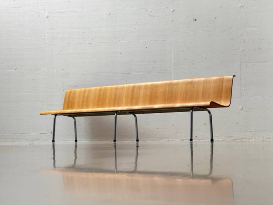Banc en hêtre moulé stratifié avec piètement en tube d'acier, années 1960 – &Tradition, Wood (photo 14 of 18)