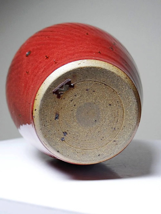 Vaso in gres smaltato color sangue di bue con costolature, opera di laboratorio del XX secolo. – Vasi (photo 8 of 10)