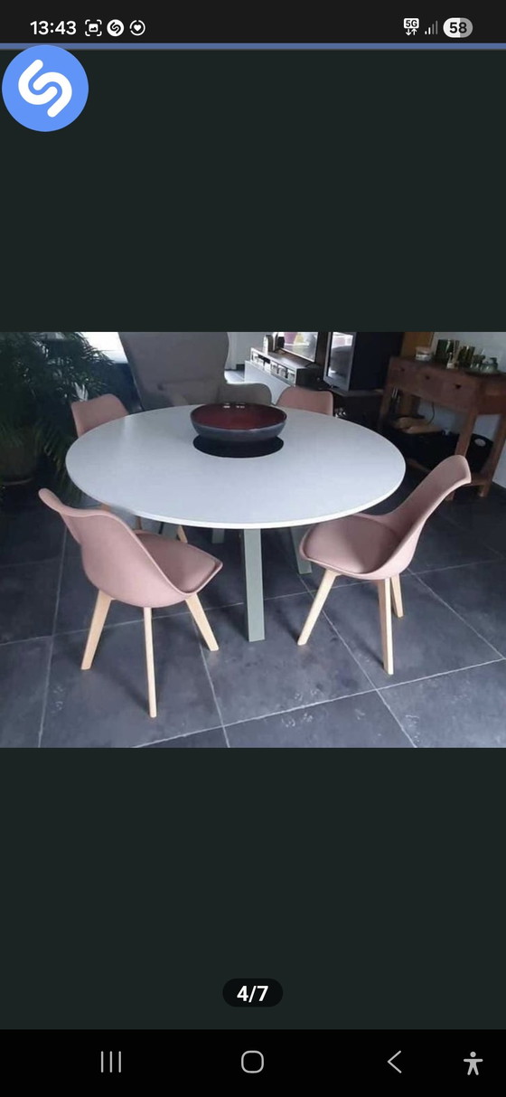 Image 1 of Round dining table Perfecta Veneto Halifax 140cm White/green