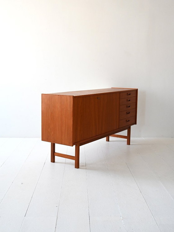 Image 1 of Scandinavisch teakhouten dressoir met gebeeldhouwde laden, jaren 50/60