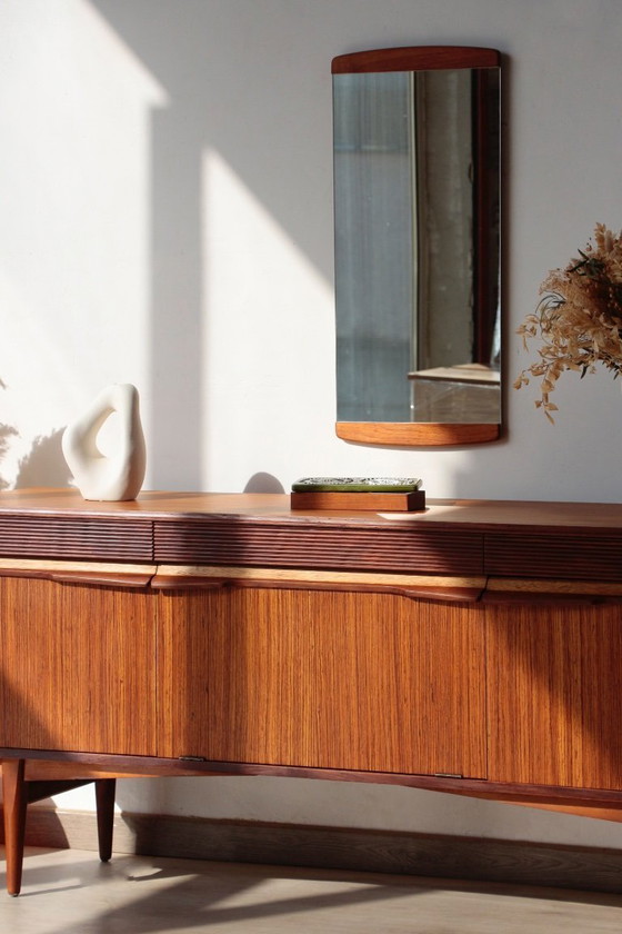 Image 1 of Scandinavisch teakhouten dressoir van Elliots of Newbury