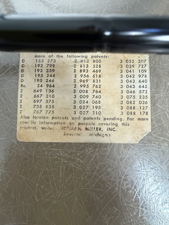 Image 1 of CUNA PARA GATOS CHARLES Y RAY EAMES HERMAN MILLER NO VITRA KNOLL