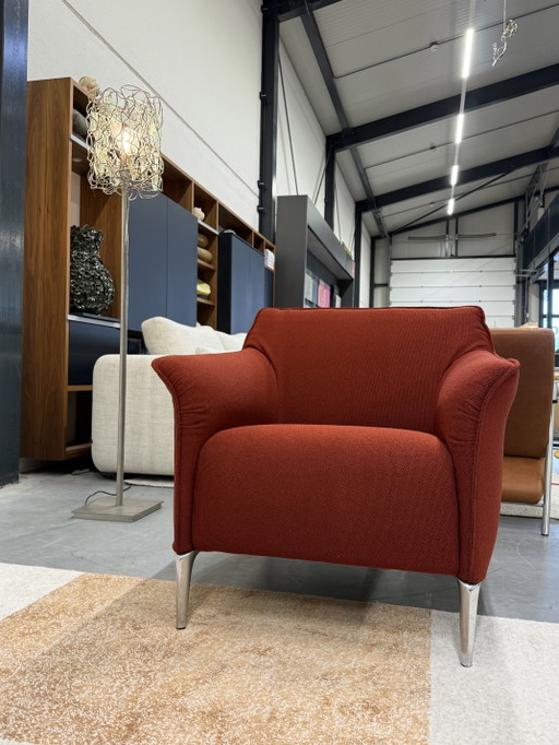 Leolux Mayon armchair red fabric