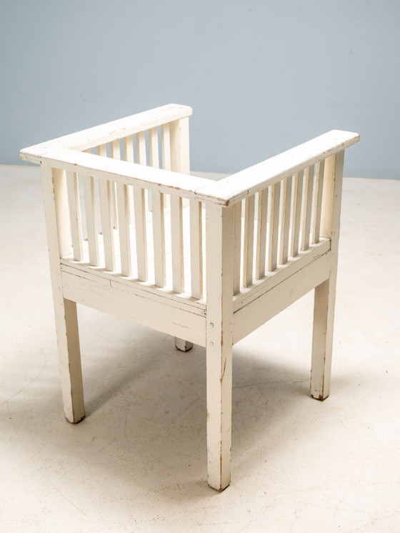 Image 1 of Fauteuil vintage en bois peint en blanc, Suède, début du XXe siècle