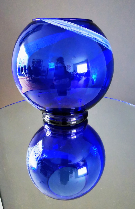 Image 1 of Vaas in bolvorm met voet, jaren 70