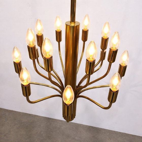 Image 1 of Kroonluchter met 16 lampen uit het midden van de vorige eeuw