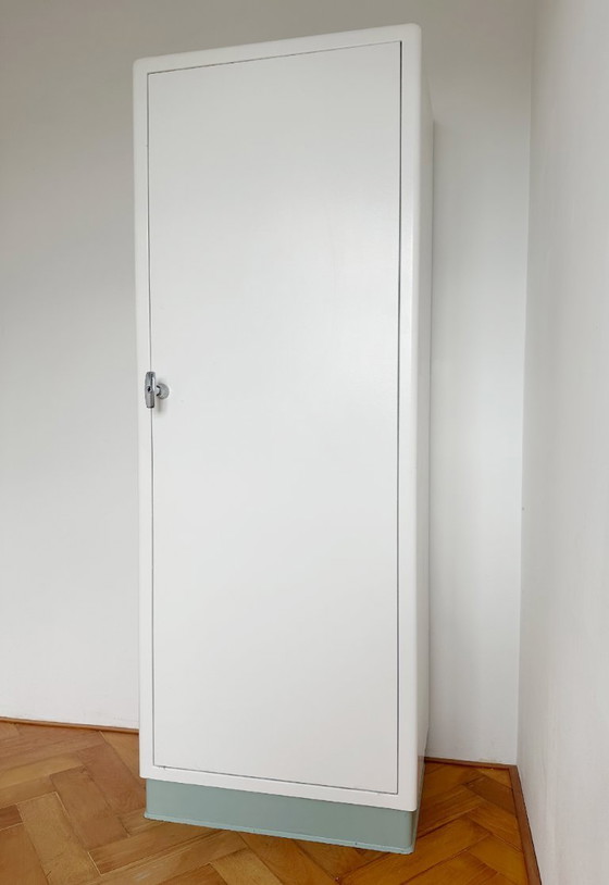 Image 1 of Armadio in acciaio 1950 di Maquet