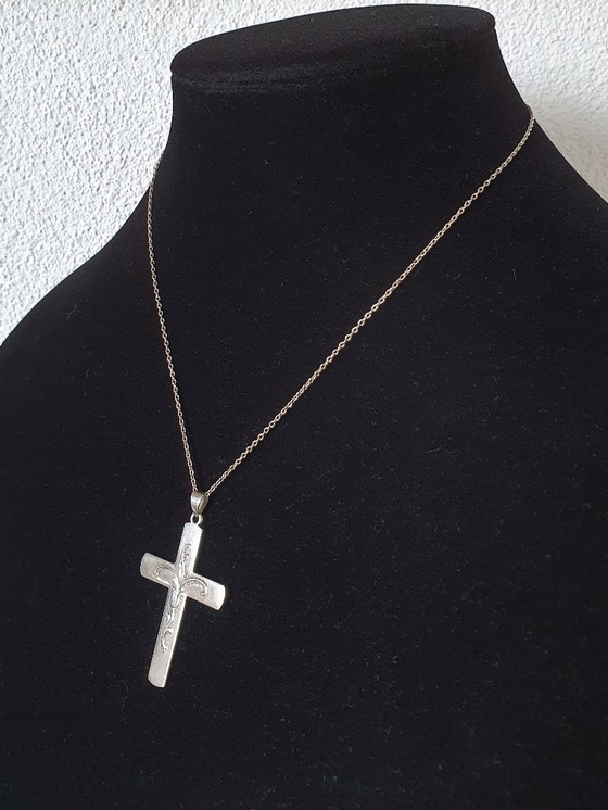 Image 1 of Croix danoise en argent avec collier assorti
