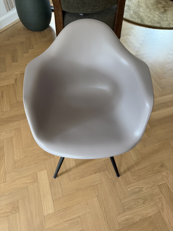 6x Vitra Eames DAW sedia con base in acero nero PREZZO PER PEZZO – Sedie da pranzo, Plastic, Wood (photo 5 of 9)