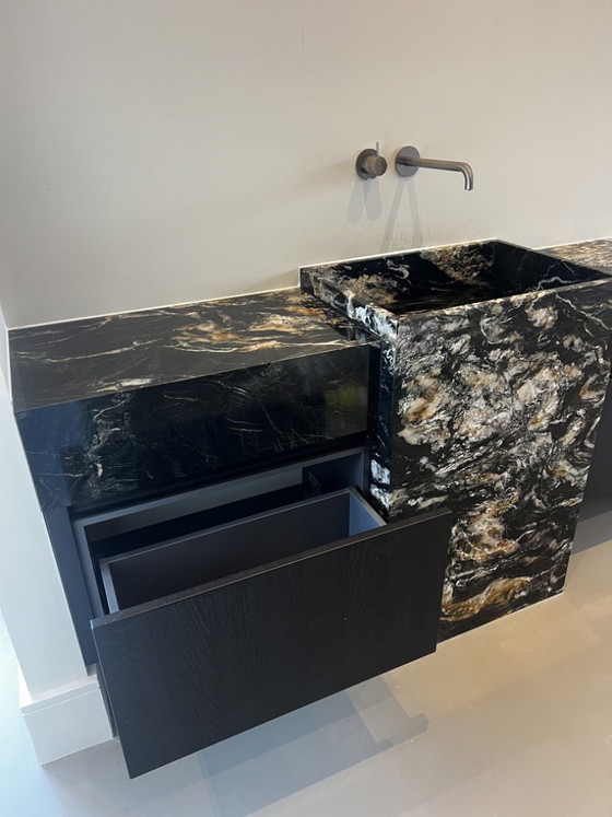 Image 1 of Luxuriöse Badezimmermöbel aus Marmor