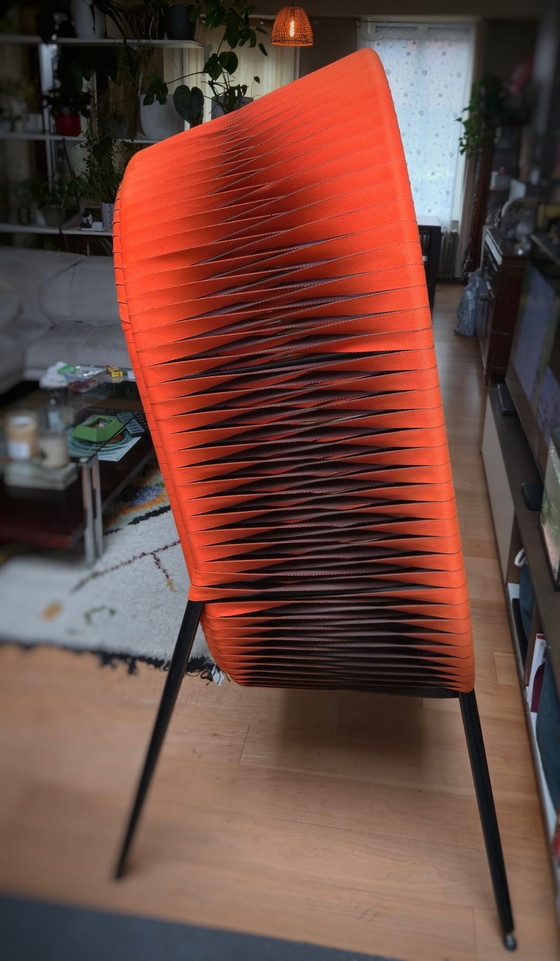 Image 1 of Capsule Chair Set Van 2