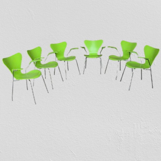 Image 1 of Series 7 3207 Armchairs By Arne Jacobsen For Fritz Hansen