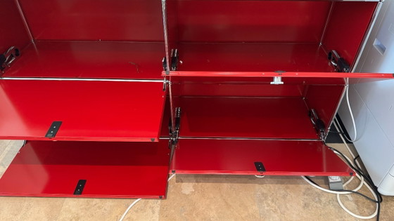 USM Haller original – Design Storage cabinet 4 doors – Ruby red – Metal (photo 2 of 5)