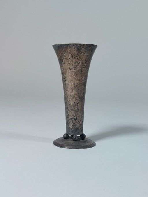 Beautifully patinated silver-plated table vase with ball feet, WMF Art Deco