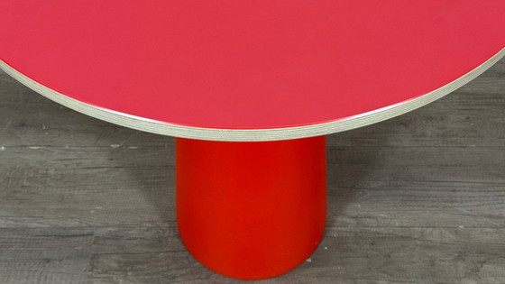 Image 1 of Mesa contenedor Moooi roja