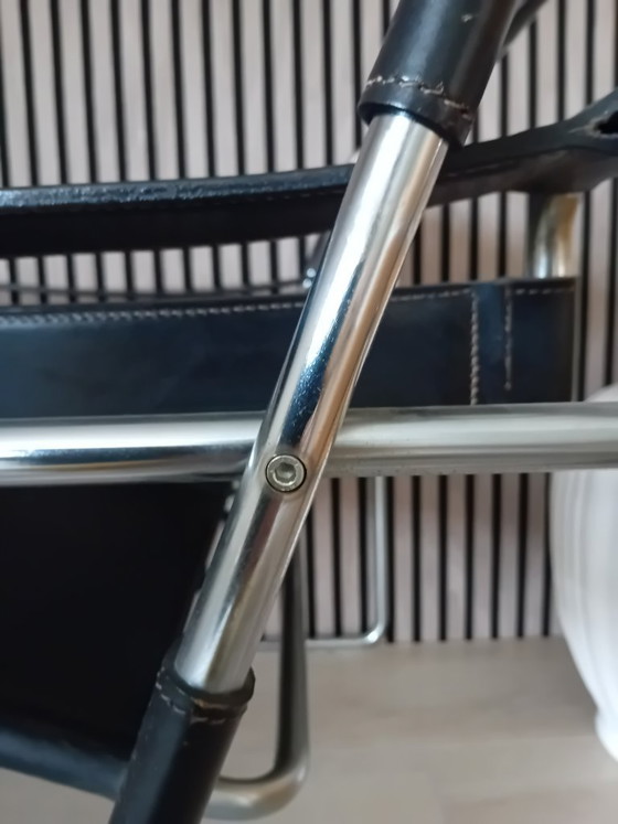 2 Marcel Breuer Stühle mit Rohrgestell, schwarzes Leder – Sessel, Leather (photo 6 of 8)