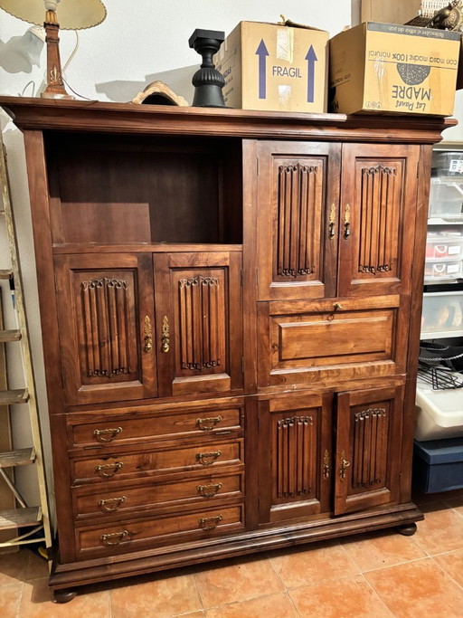 Valentí Garderobe